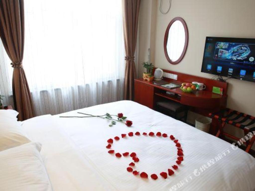 กรีนทรี อินน์ ปอเลอ ว่านเซียงหุย เอ็กซ์เพรส โฮเต็ล Bole ภายนอก รูปภาพ